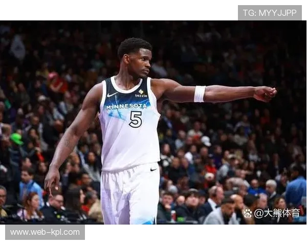 森林狼国王三分大战，爱德华兹对决拉文